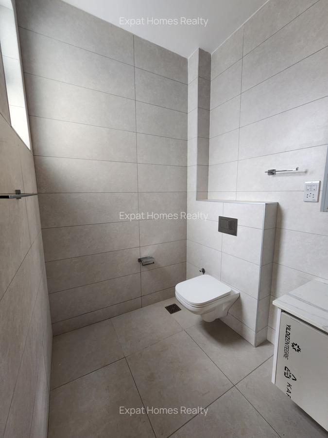 5 Bed Villa with En Suite in Lavington - 17