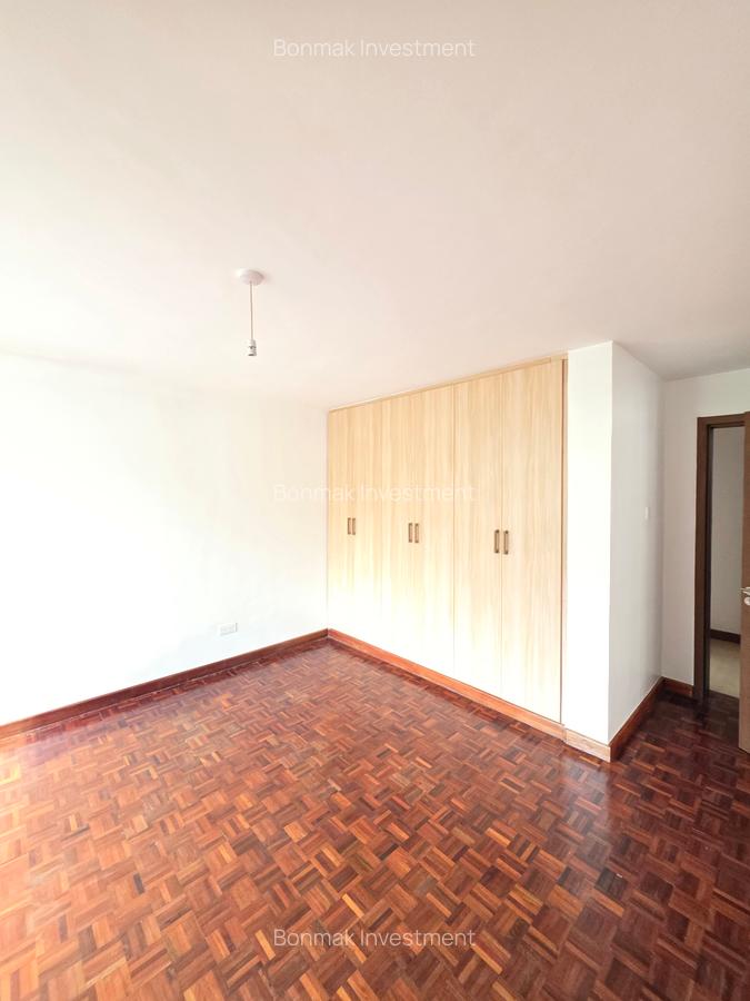 5 Bed Townhouse with En Suite at Lavington Green - 12