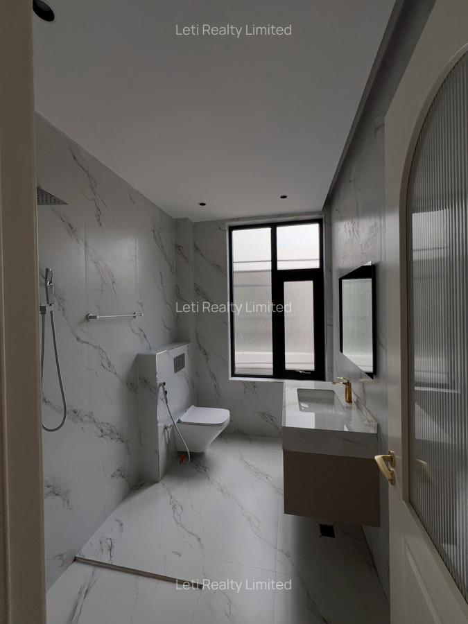 5 Bed Townhouse with En Suite in Lavington - 9