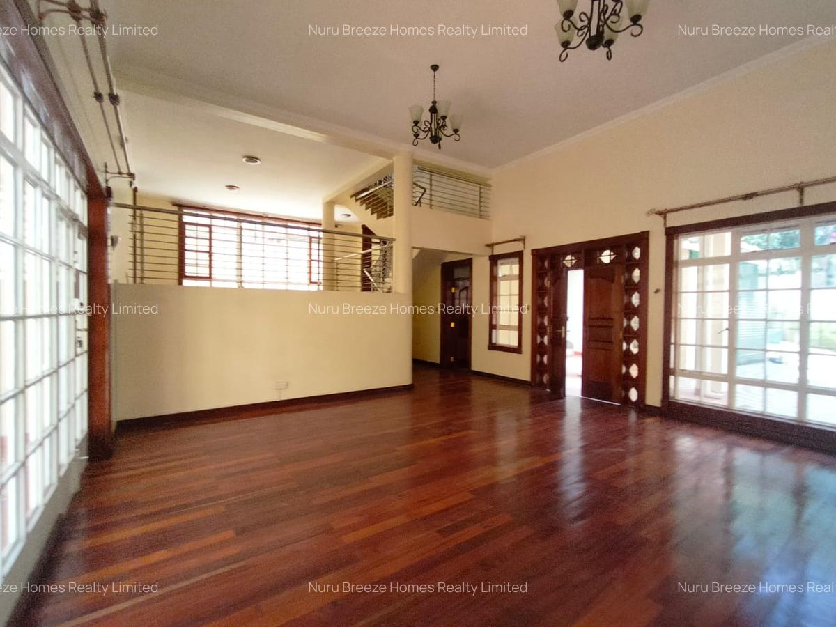 4 Bed Villa with En Suite in Kyuna - 11