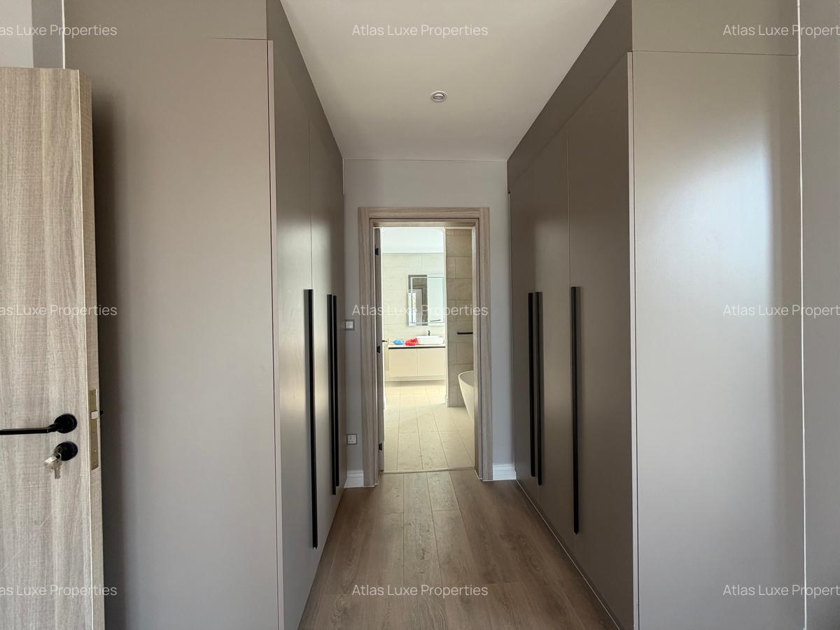 4 Bed Villa with En Suite in Runda - 10
