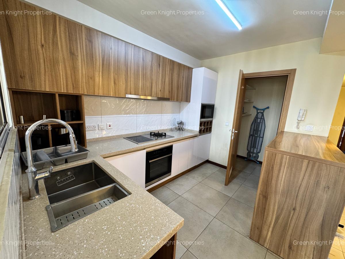 Serviced 2 Bed Apartment with En Suite in Kilimani - 4