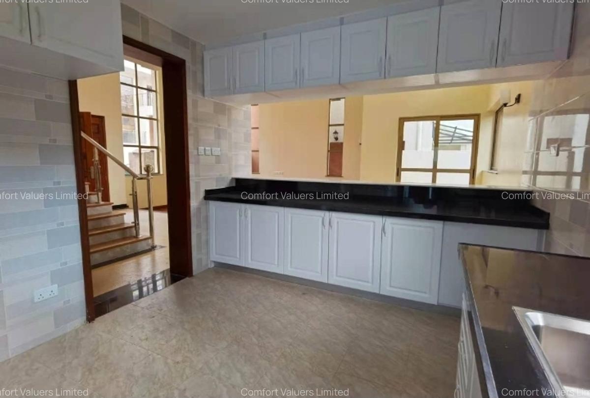 5 Bed Townhouse with En Suite at Lavington Green - 5