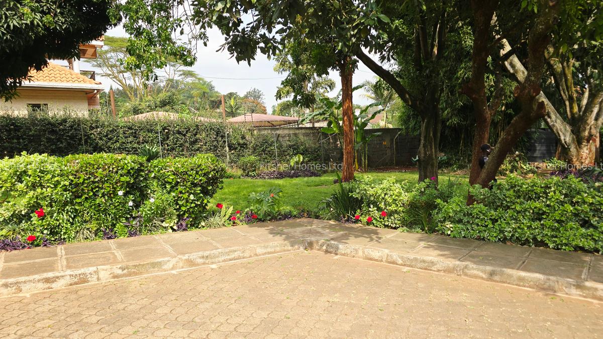 5 Bed House with En Suite in Runda - 5