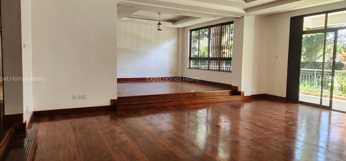 5 Bed Villa with En Suite in Lavington - 6