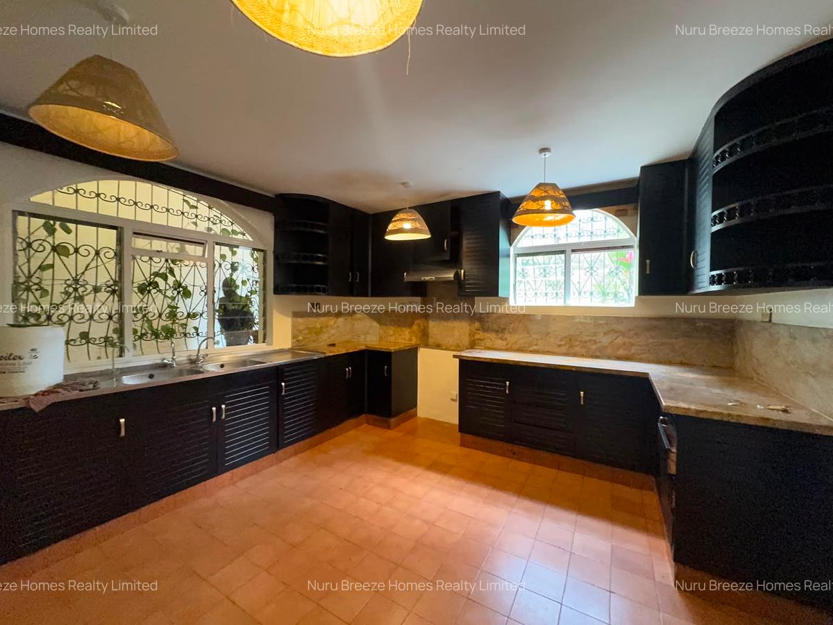 4 Bed House with En Suite in Thigiri - 3