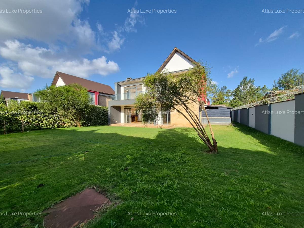 4 Bed Townhouse with En Suite in Garden Estate - 1