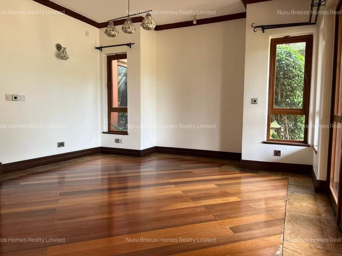 5 Bed Townhouse with En Suite in Kitisuru - 16