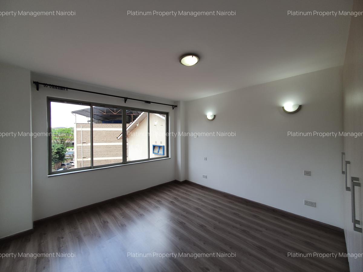2 Bed Apartment with En Suite at Ojijo Rd - 8