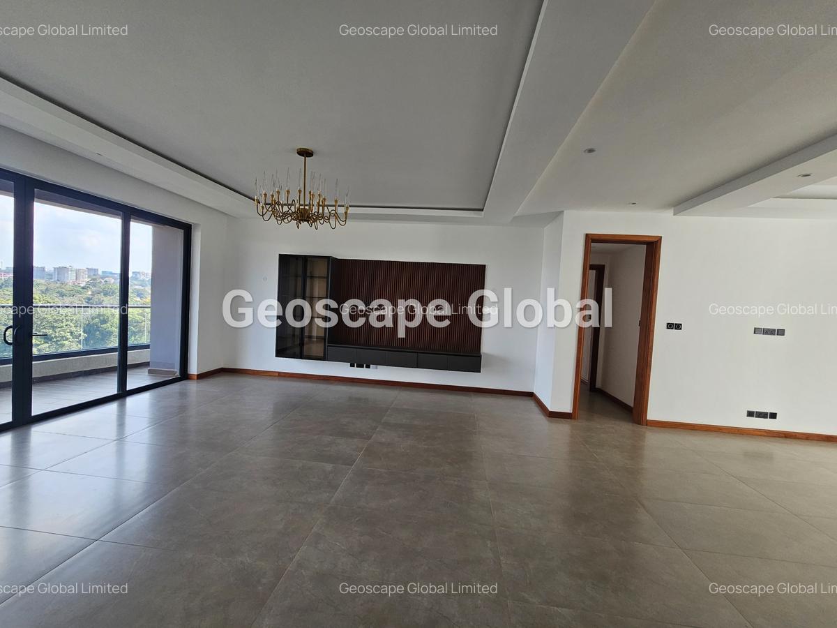 4 Bed Apartment with En Suite in Riverside - 1