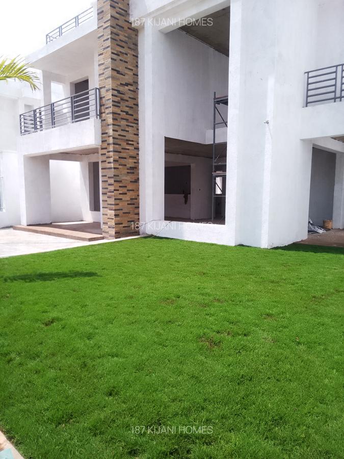 4 Bed Villa with En Suite at Muhuri Rd - 5