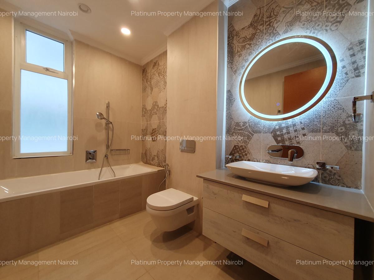 3 Bed Apartment with En Suite at The Colosseum - 15