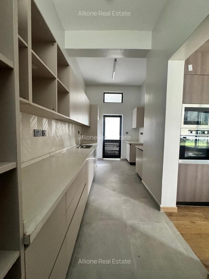 5 Bed Townhouse with Garden at Close To The Un Headquarters - 9