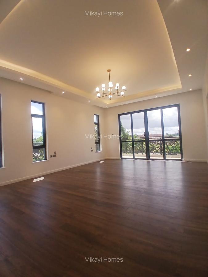 5 Bed Villa with En Suite in Lavington - 13