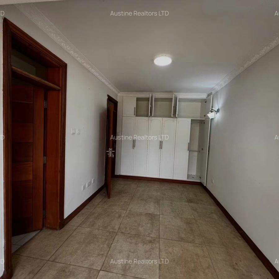 4 Bed Villa with En Suite in Lavington - 10