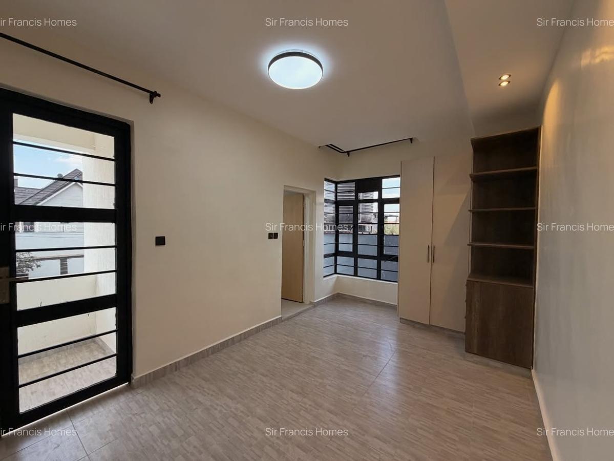 4 Bed House with En Suite at Membley - 8
