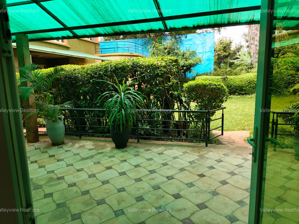 4 Bed Townhouse with En Suite at Riverside - 4