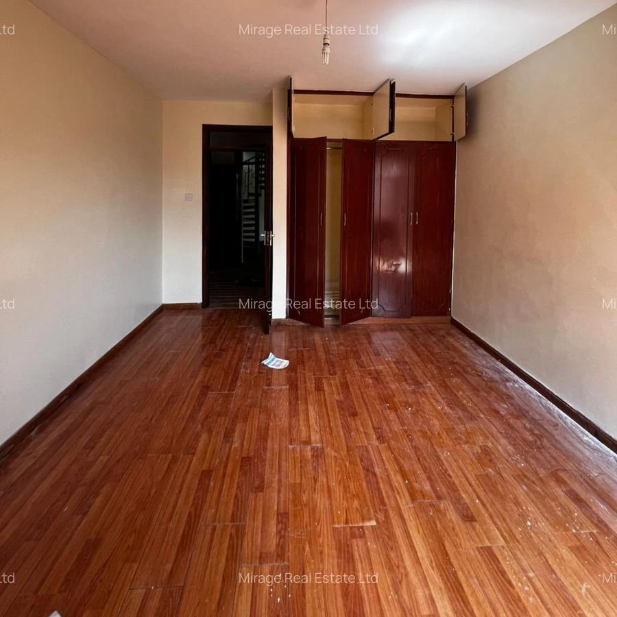4 Bed Apartment with Swimming Pool in Riverside - 7