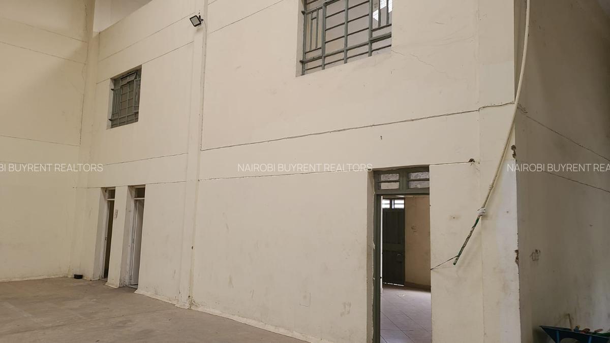 50,000 ft² Warehouse with Fibre Internet in Industrial Area - 3