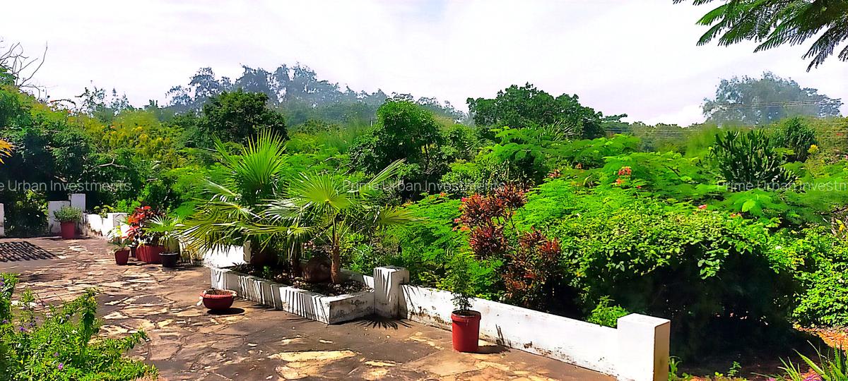 4 Bed House with En Suite at Kuruwitu Beach - 7