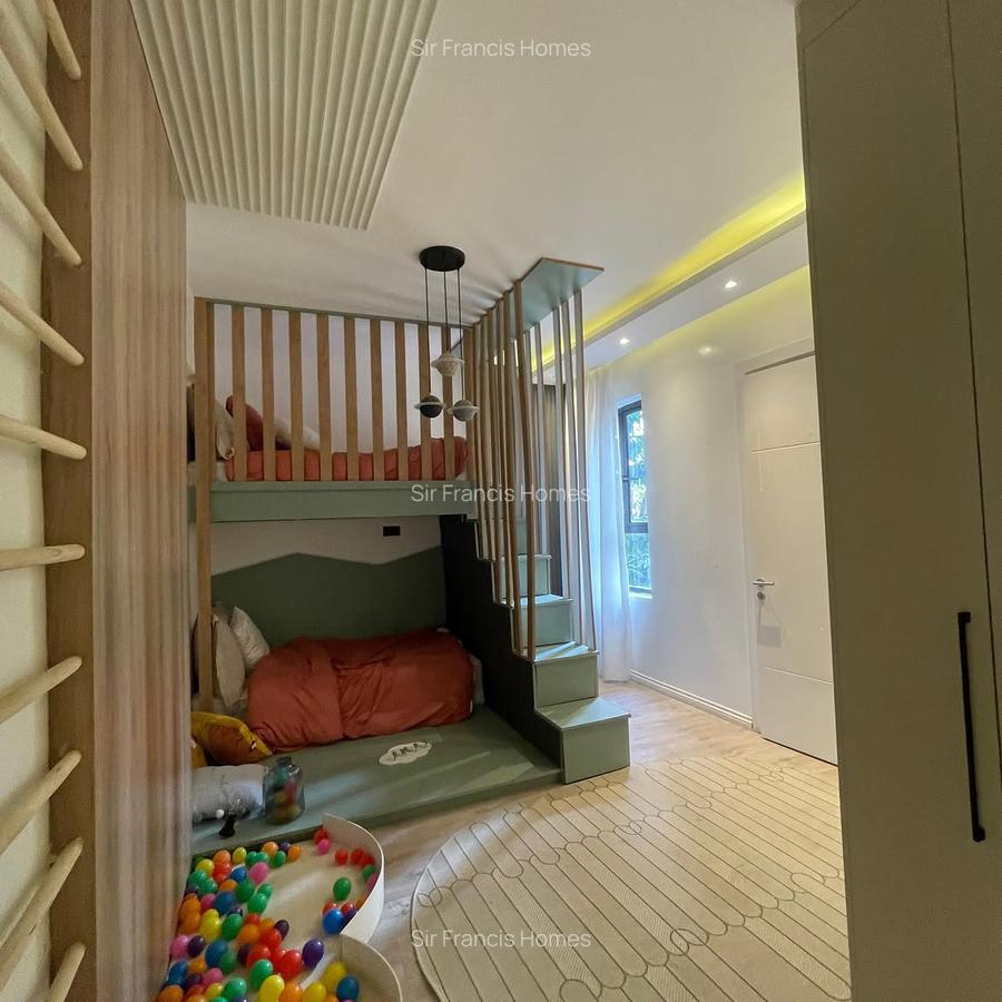 Serviced 3 Bed Apartment with En Suite in Parklands - 5