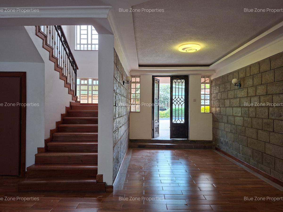 5 Bed Townhouse with En Suite at - 7