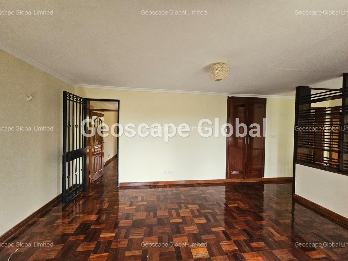 5 Bed House with En Suite in Runda - 10