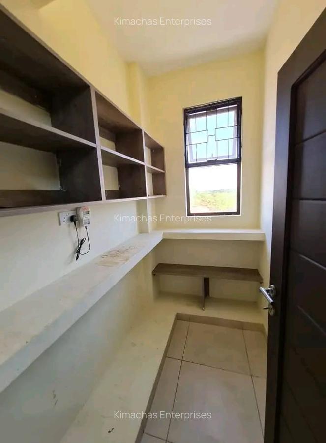 3 Bed Apartment with En Suite at Greenwood Dr - 14