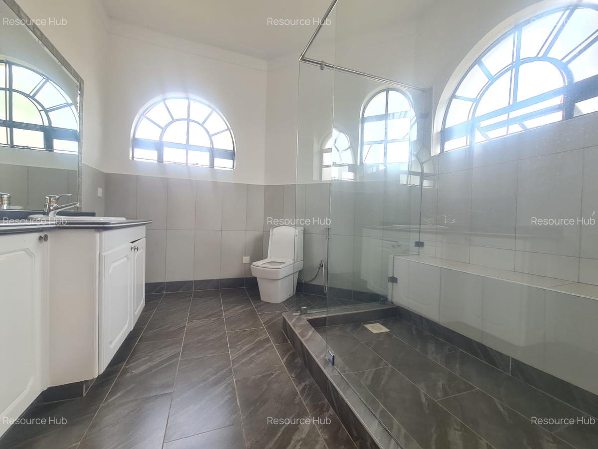 5 Bed House with En Suite at Nyari - 6