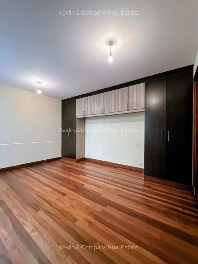 5 Bed Villa with En Suite in Lavington - 7