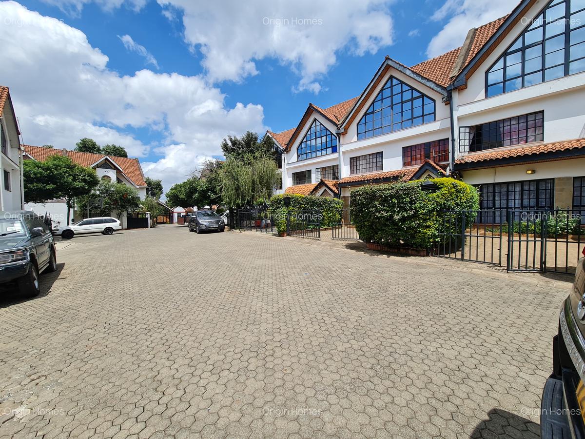 5 Bed Townhouse with En Suite at Westlands - 3