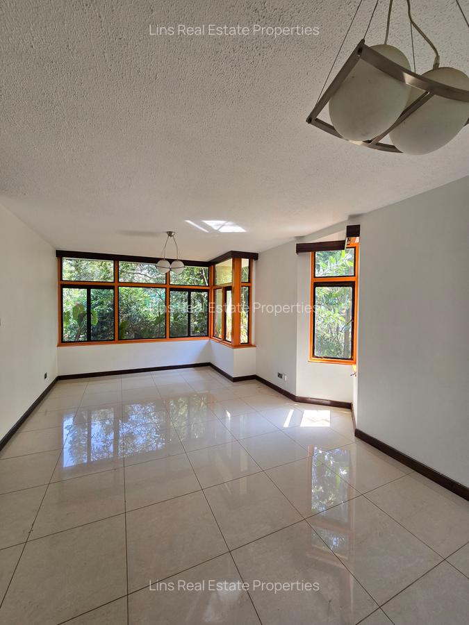 4 Bed Apartment with En Suite in Riverside - 9