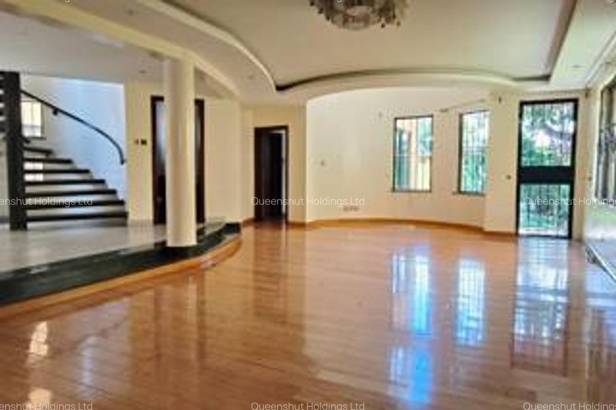 5 Bed Townhouse with En Suite in Westlands Area - 4