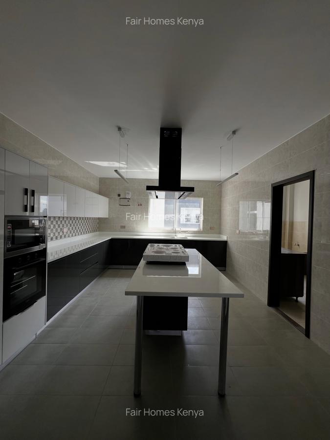 3 Bed Apartment with En Suite at Riverside Drive - 11