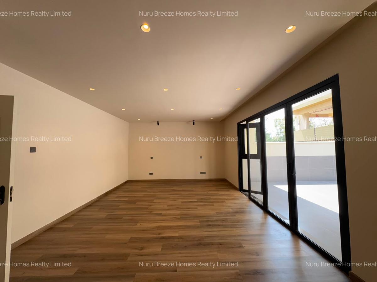 4 Bed Townhouse with En Suite in General Mathenge - 16