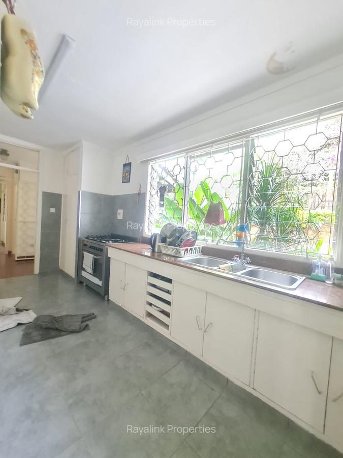 4 Bed House with En Suite at Loresho - 15