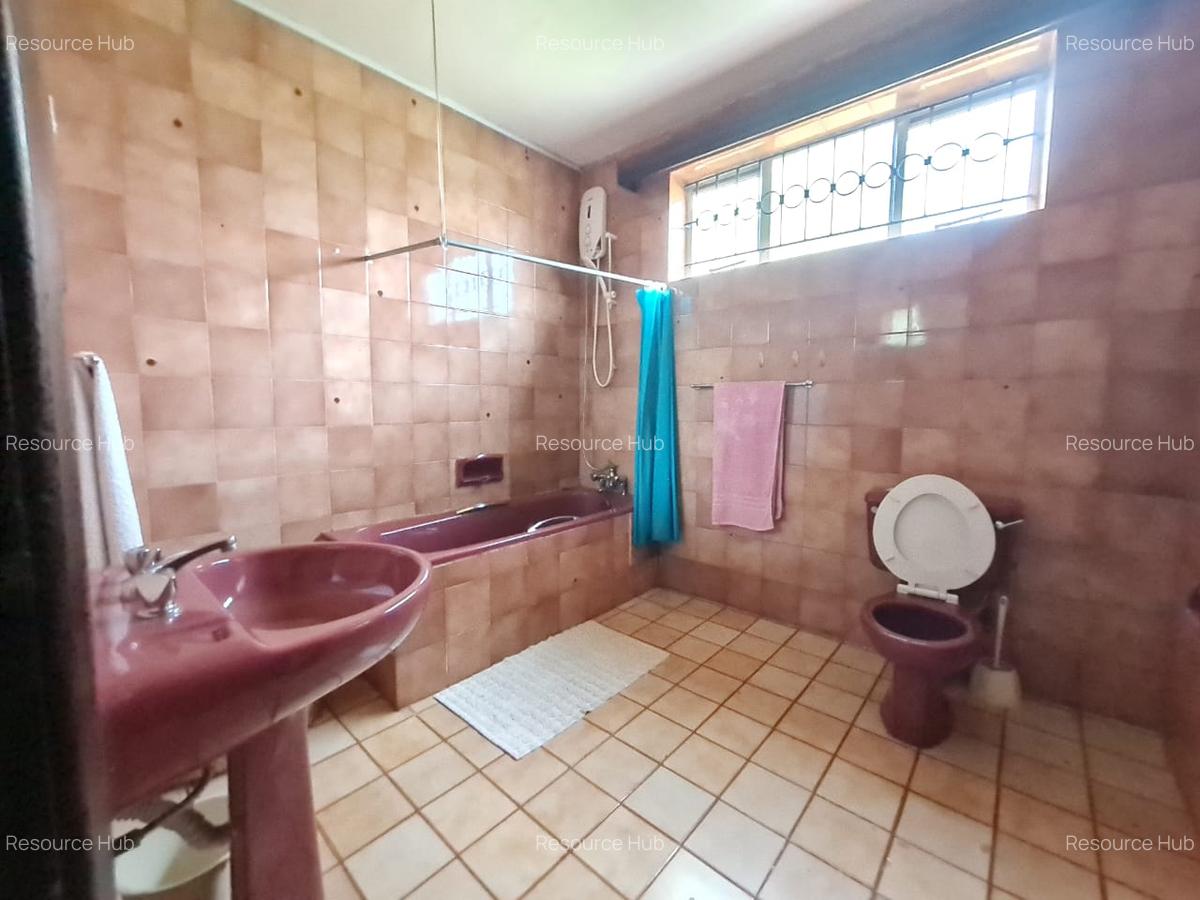 5 Bed House with En Suite at Nyari - 17