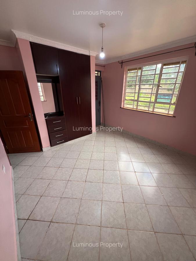 5 Bed House with En Suite at Membley - 5