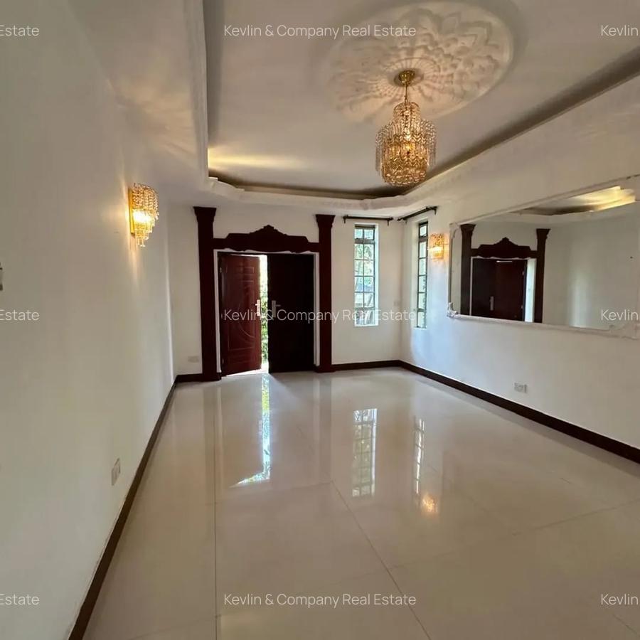 6 Bed Villa with En Suite in Nyari - 5