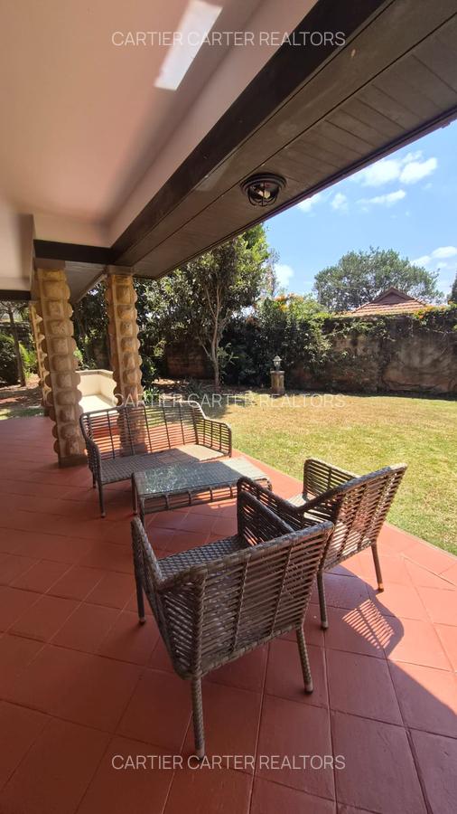 4 Bed Villa with En Suite in Windsor - 3