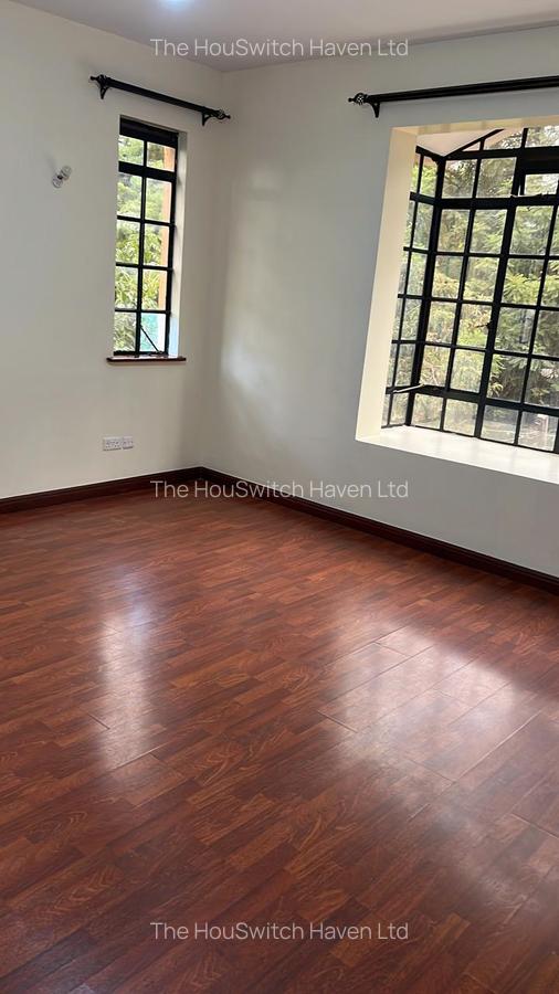 3 Bed Apartment with Swimming Pool at Near Brookside Gardens - 13