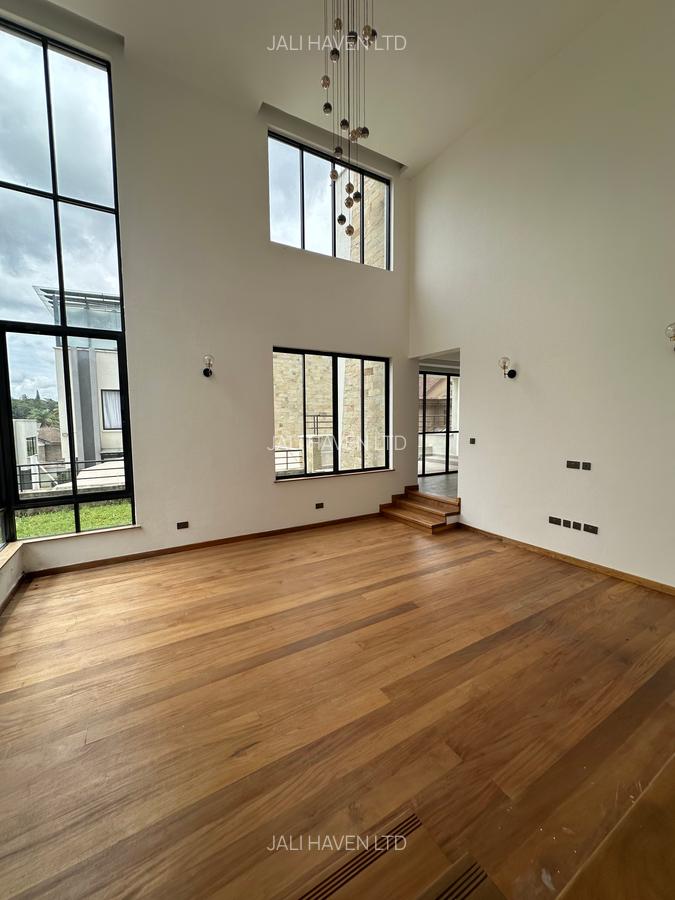 5 Bed Villa with En Suite in Lavington - 2