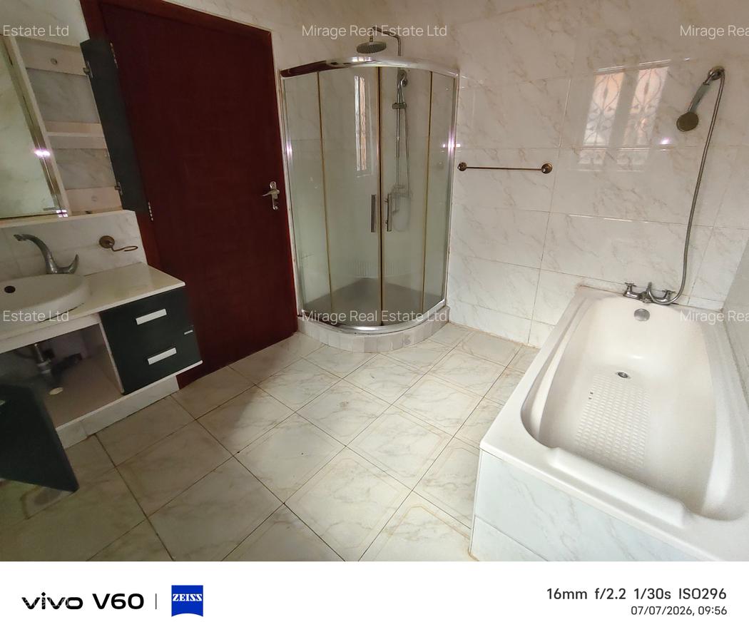 5 Bed Villa with En Suite in Lavington - 11