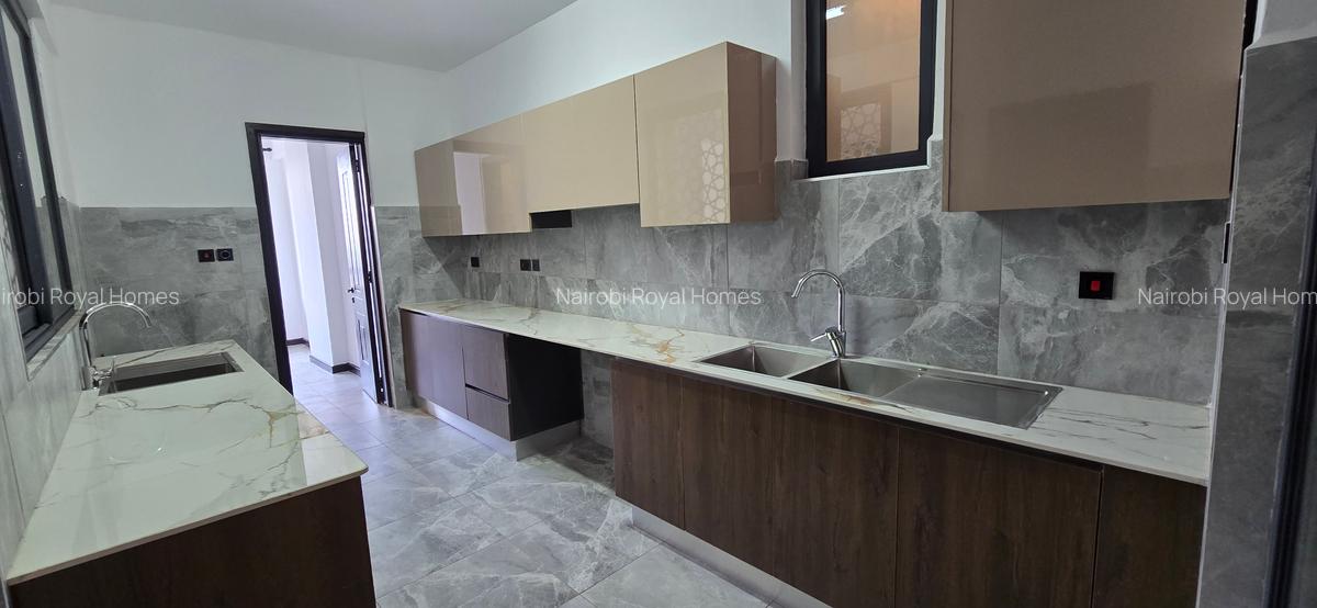 3 Bed Apartment with En Suite at Riverside Drive - 13
