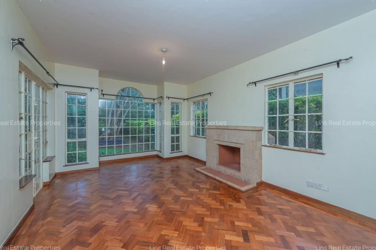 5 Bed Townhouse with En Suite in Rosslyn - 3