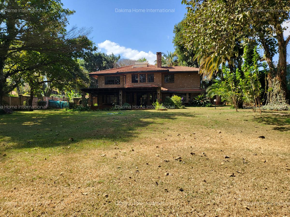 5 Bed House with En Suite in Runda - 19