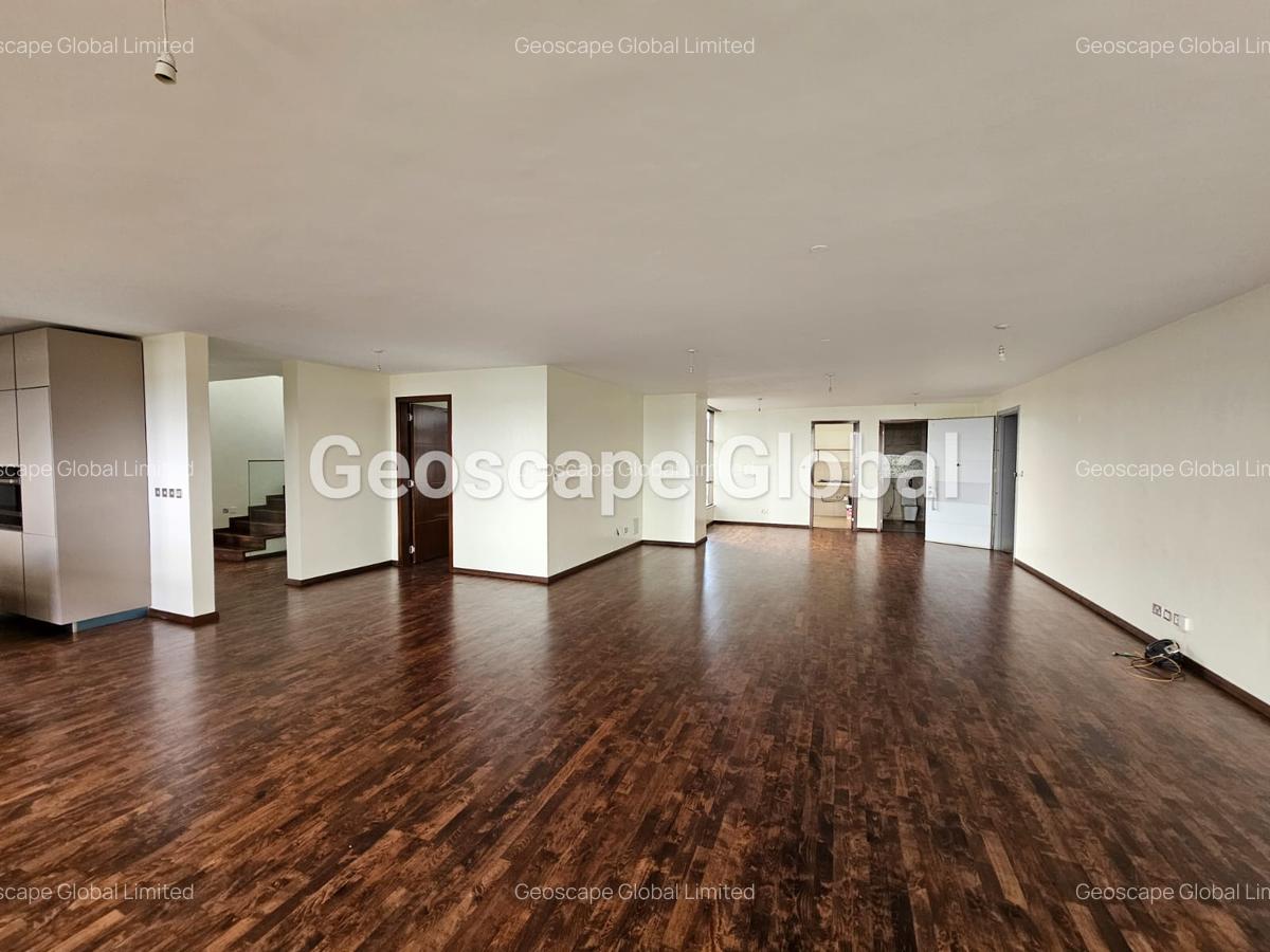 5 Bed Apartment with En Suite in General Mathenge - 5