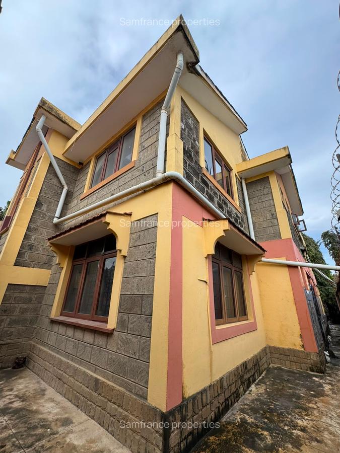 5 Bed House with En Suite at Bombolulu - 10