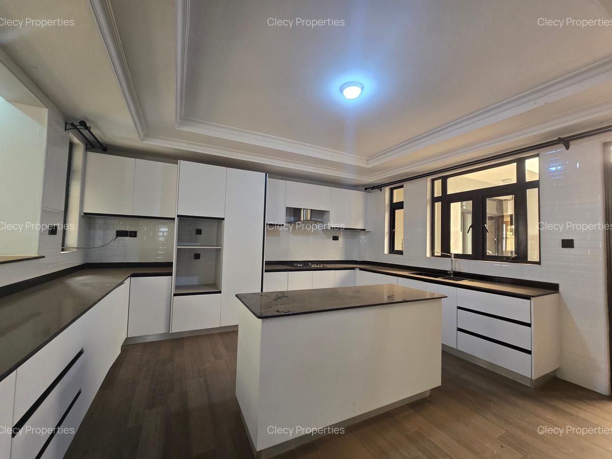 6 Bed House with En Suite at Kimbo - 8