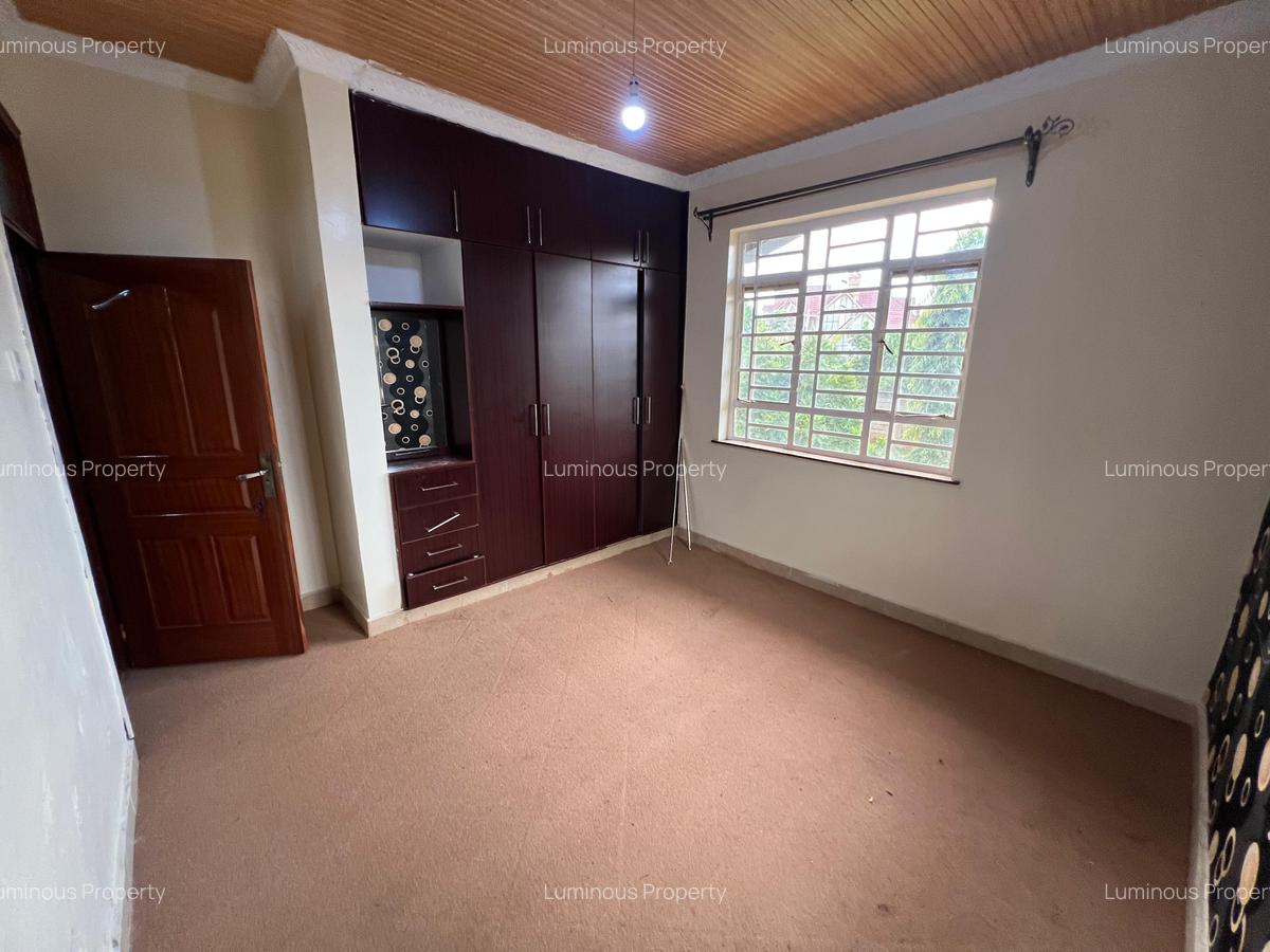 5 Bed House with En Suite at Membley - 9